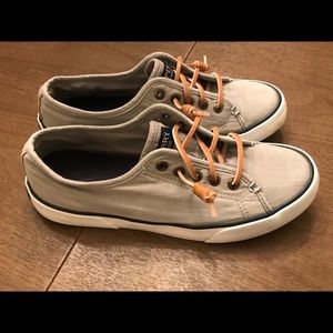 Sperry top slider shoe